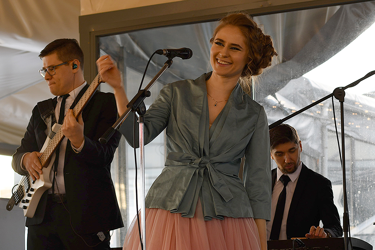 Романтика на крыше с группой Elena et les garçons